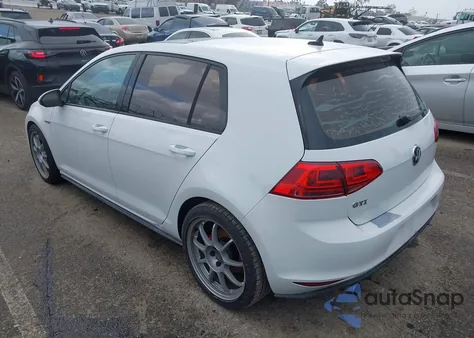 2015 Volkswagen Golf Gti 2.0T Se 4-Door z USA, uszkodzony, nr VIN 3VW4T7AU8FM005226